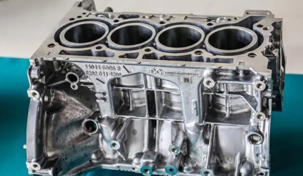 本田繽智是三缸還是四缸 1.5L四缸發(fā)動機(穩(wěn)定性很強)