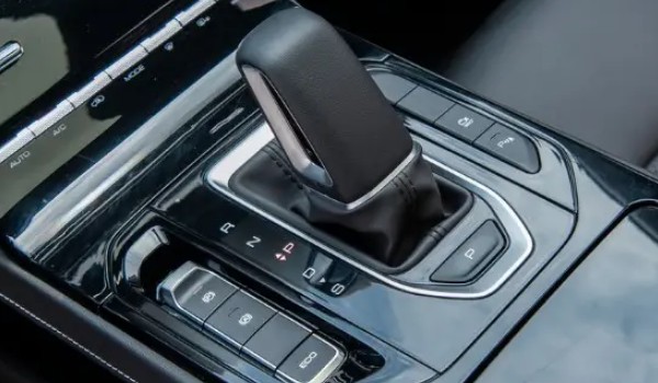 本田繽智的s檔是什么意思 運(yùn)動(dòng)檔位(超車的時(shí)候使用)