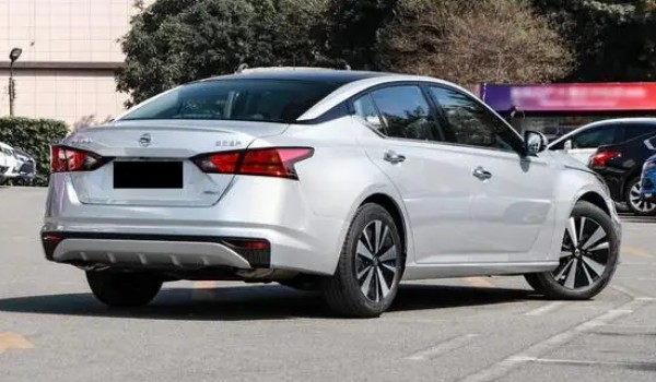 日產(chǎn)天籟的油耗多少錢(qián)一公里 油耗一公里7毛錢(qián)(百公里油耗8.6L)