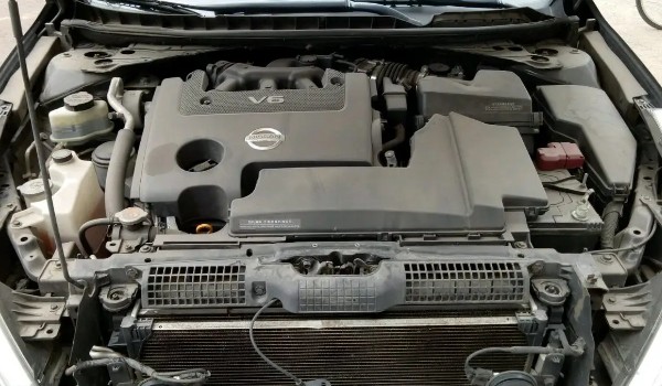 日產(chǎn)天籟發(fā)動機是進口的嗎 不是進口(日本和臺灣合資打造)