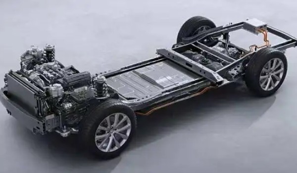 增程式混動(dòng)技術(shù)原理是什么 電機(jī)驅(qū)動(dòng)汽車(chē)(發(fā)電機(jī)給電機(jī)充能)