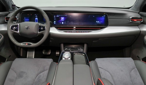 華為汽車(chē)氫能源車(chē)價(jià)格 極狐阿爾法s售價(jià)39萬(wàn)一臺(tái)