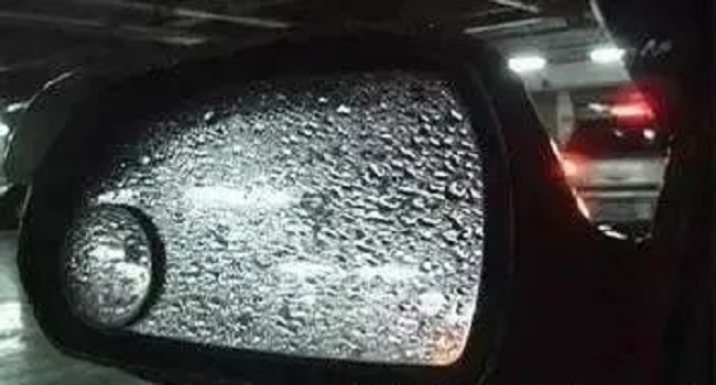 后視鏡有雨水看不清楚怎么辦，安全駕駛最重要