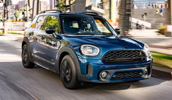 寶馬迷你mini新款報(bào)價(jià) 新車售價(jià)19萬一臺(tái)(二手價(jià)8萬)