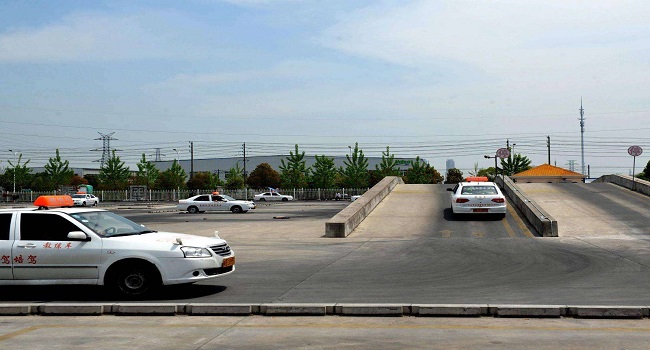 科目二和科目三哪個(gè)難度大一點(diǎn)，保持平常心一切都不是困難