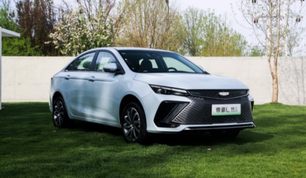 吉利帝豪l雷神hix油電混動(dòng)版價(jià)格 新車(chē)在售指導(dǎo)價(jià)格12.98到14.58萬(wàn)元