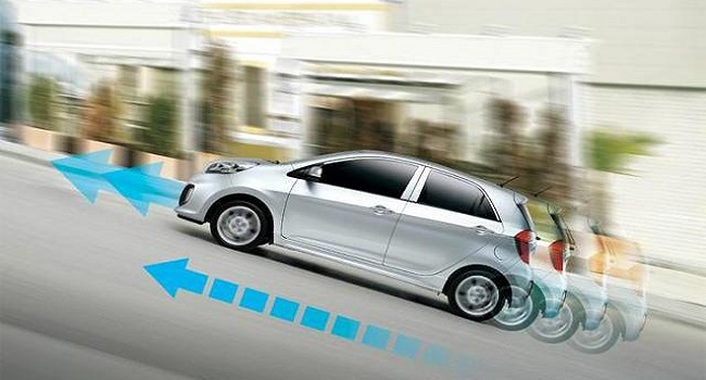 自動(dòng)駐車功能怎么操作才是正確使用，避免溜車的危險(xiǎn)和尷尬