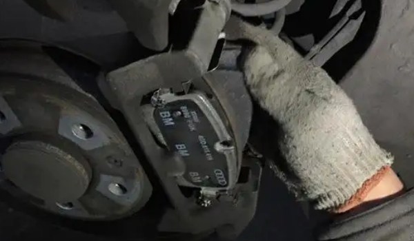 剎車片多久換一次，更換周期3到5萬公里