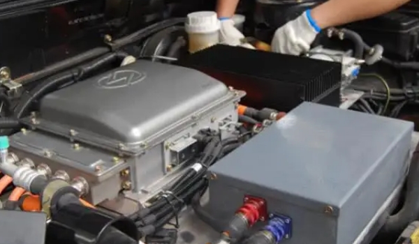 比亞迪換電池多少錢，差不多6萬元左右