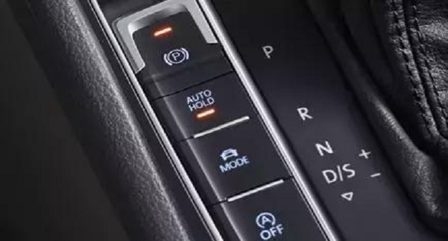 自動駐車怎么正確使用，配合電子手剎就是雙重保護