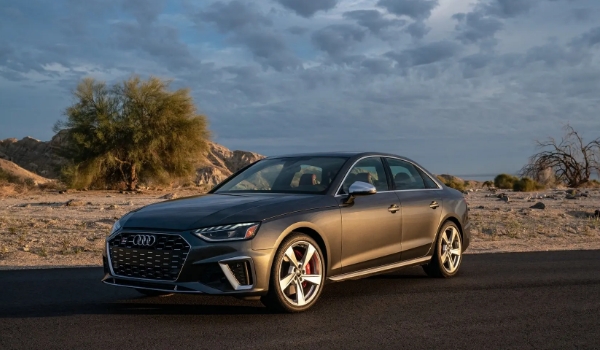 奧迪s4落地價(jià)大概多少，全款落地最低53萬(wàn)（分期落地首付20萬(wàn)）