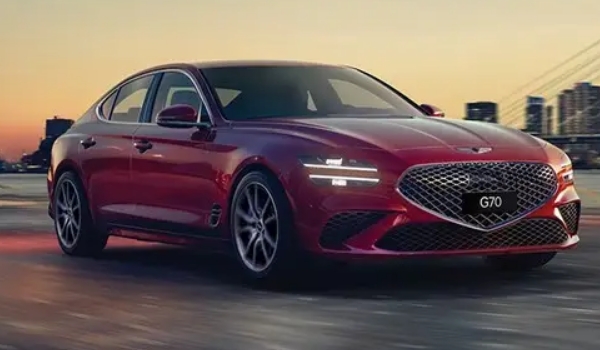 捷尼賽思g70怎么樣，搭載2.0T+8AT的動(dòng)力組成（尺寸空間寬敞舒適）