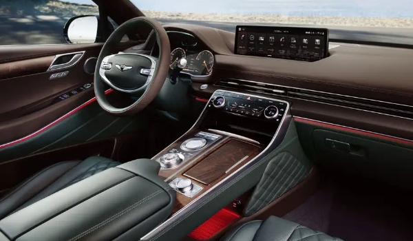 捷尼賽思g70怎么樣，搭載2.0T+8AT的動(dòng)力組成（尺寸空間寬敞舒適）