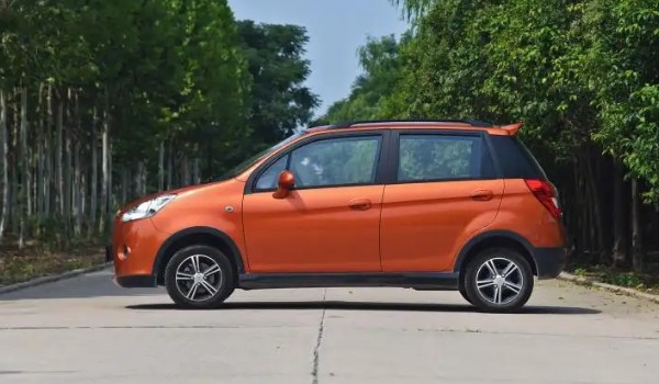 海馬愛尚ev純電動汽車怎么樣 續(xù)航可達100km(配置功能豐富)