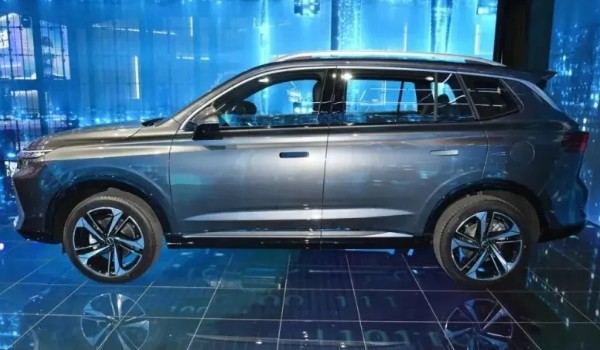 榮威rx5油耗厲害嗎 百公里油耗實(shí)測(cè)8.5L(一公里消耗7毛錢(qián))