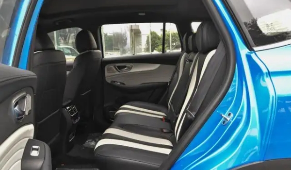 榮威rx5max怎么樣，動力家用充沛（百公里綜合油耗7L起）