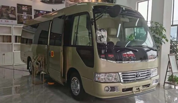 豐田考斯特12座多少錢一輛 考斯特12座高級(jí)版僅售42萬(wàn)