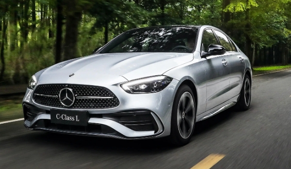 奔馳c級轎車價格，在售2022款報價32萬起