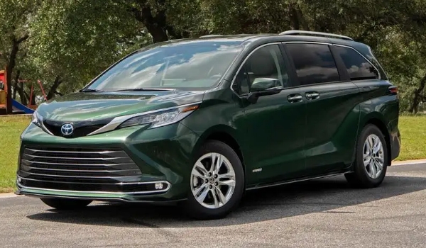 豐田商務車七座塞納價格，在售2021款報價30萬起