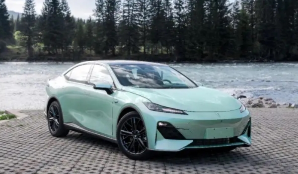 長安深藍(lán)sl03增程版可插電嗎 可以插電（需要選裝）