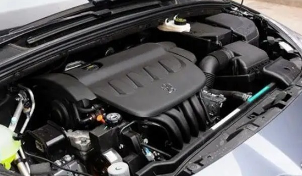 標(biāo)致408的真實(shí)口碑 車身長(zhǎng)達(dá)4.7米(搭載1.6T發(fā)動(dòng)機(jī))