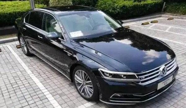 大眾輝昂與奧迪a6哪個(gè)好 奧迪a6動(dòng)力更強(qiáng)(途昂頂配44萬(wàn))