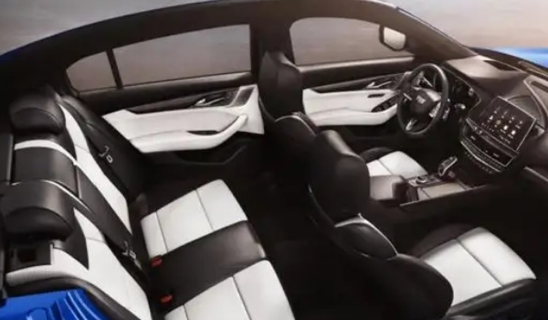 凱迪拉克ct5怎么樣，標(biāo)配2.0T+10AT動(dòng)力組合（配置高級(jí)豪華）