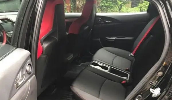 本田思域怎么樣，新款車型搭載1.5T+CVT動力（綜合油耗不到6L）