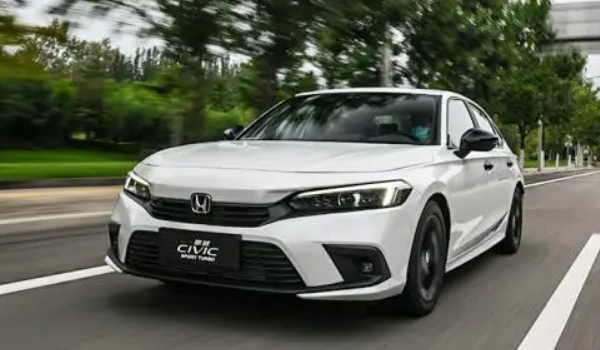 本田思域怎么樣，新款車型搭載1.5T+CVT動力（綜合油耗不到6L）
