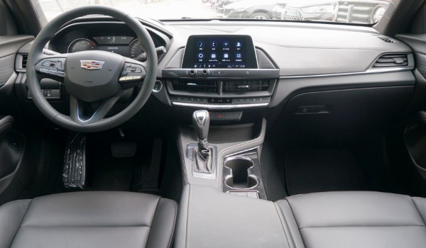 凱迪拉克ct4的安全性怎么樣 駕駛輔助功能豐富(搭載6個保護(hù)氣囊)