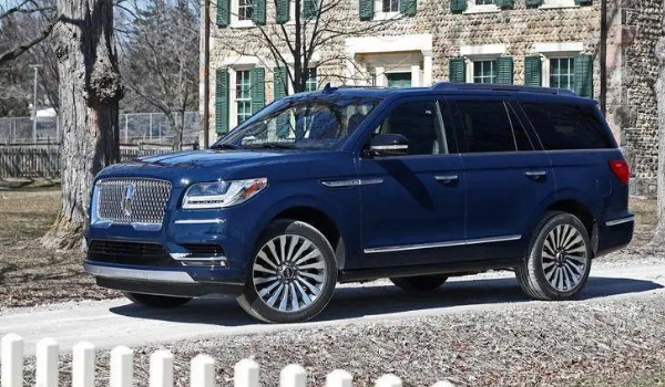 林肯領(lǐng)航員發(fā)動機怎么樣 搭載3.5T渦輪增壓發(fā)動機(動力很強)