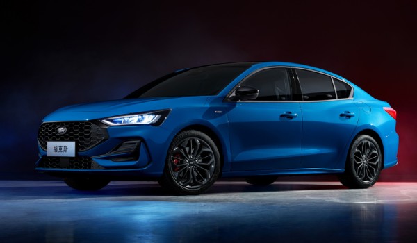 福特?？怂故菐赘装l(fā)動機 2022款為四缸發(fā)動機(最大馬力177匹)