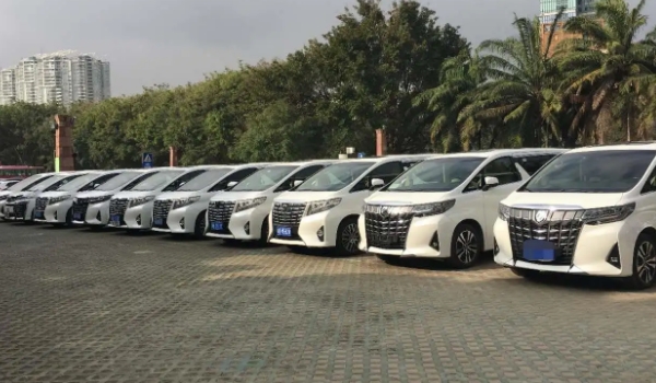 租車一天大概多少錢，具體要看是什么價位的車型（最低150元）