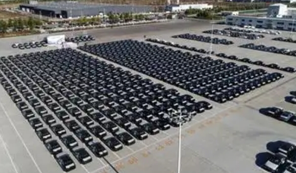 租車一天大概多少錢，具體要看是什么價位的車型（最低150元）