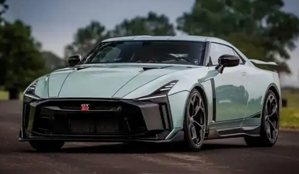 gtr多少錢一輛，參考價(jià)150.5-168萬(wàn)（國(guó)內(nèi)市場(chǎng)已停售）