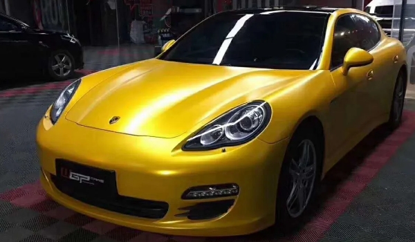 汽車改色貼膜大概多少錢，價格在3000-6000元左右