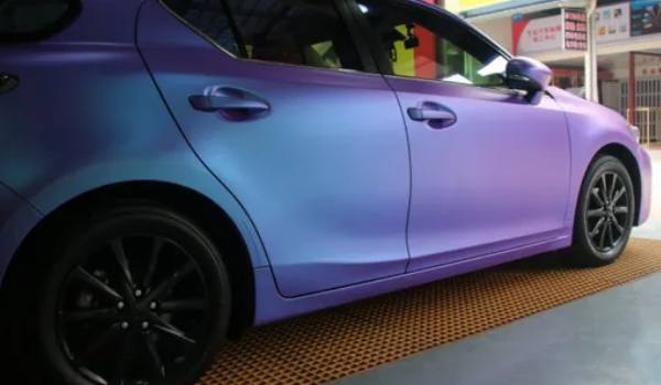 汽車改色貼膜大概多少錢，價格在3000-6000元左右