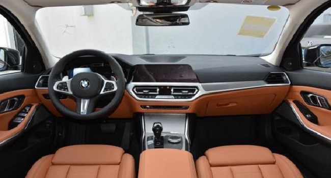 寶馬三系325i曜夜版落地價多少，整體平順性不錯