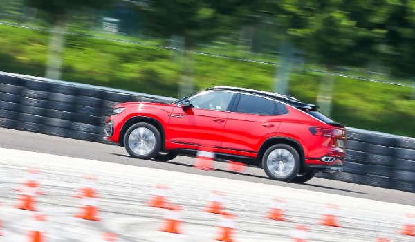 汽車試駕是怎么個(gè)流程 需要三個(gè)操作流程(避免試駕高峰期)