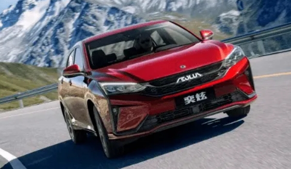 東風(fēng)風(fēng)神奕炫油耗怎么樣，綜合百公里平均油耗6L左右