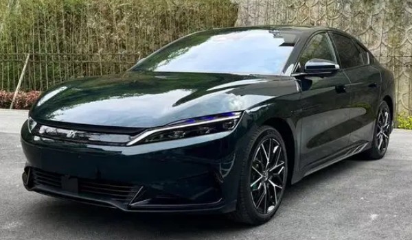 口碑最好的油電混合車 比亞迪漢售價21萬(1.5T+雙電機配置)