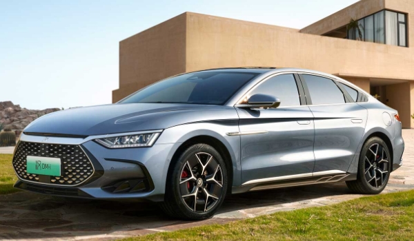 比亞迪漢EV純電動2022款落地價 2022款入門僅售26.98萬元（全款落地27.96萬）