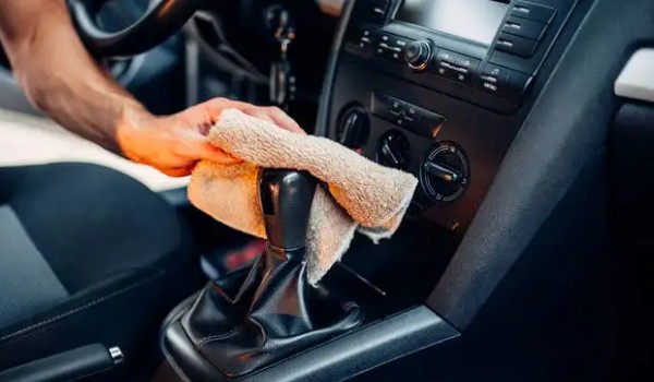 汽車內飾多久清洗一次 3個月清洗一次(更換季時清洗)