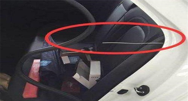 鑰匙鎖車里最有效一招，看看你實踐過哪一種