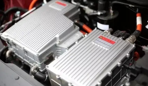 鉛酸電池和鋰電池哪個好 鋰電池安全性價(jià)比高(使用壽命長)