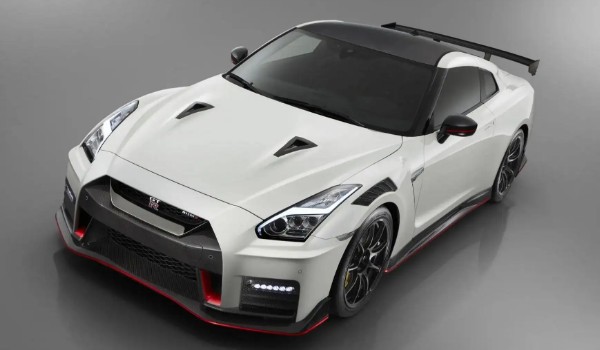 gtr是什么車(chē) 日產(chǎn)高性能跑車(chē)(搭載3.8T V6發(fā)動(dòng)機(jī))