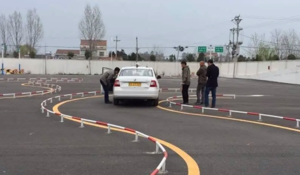 科目二考哪些項目 不同證件類型有不同的考試項目（共有5次考試機(jī)會）