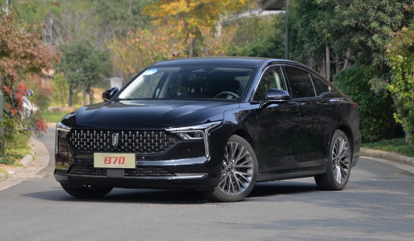 奔騰b70新款到底怎么樣 搭載2.0T發(fā)動(dòng)機(jī)(車身長達(dá)4.8米)