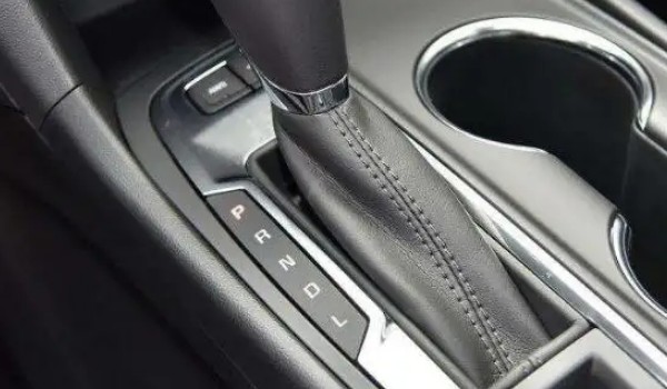 title是什么意思 自動(dòng)變速器擋位(有7個(gè)檔位)