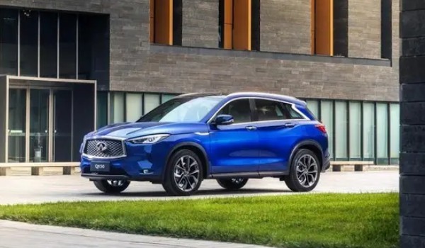 英菲尼迪qx50發(fā)動機號在哪里 發(fā)動機缸體位置(打開引擎蓋尋找)